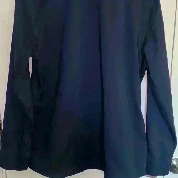 WOMANS NOTRE DAME UNDER ARMOUR WIND BREAKER JACKET - Picture 2 of 3